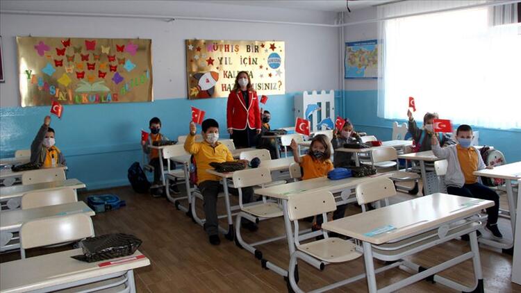 Okullar ne zaman ara tatil olacak? MEB 2020-2021 takvimi