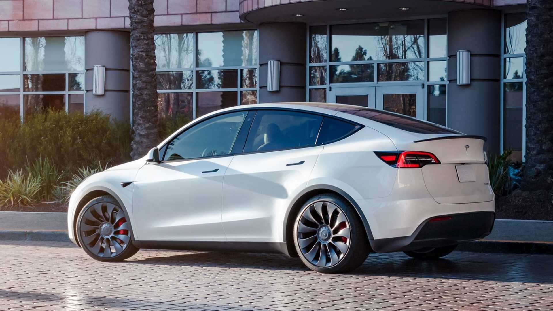 Tesla Model Y Fiyatlarında Değişim: Bazı Modeller Zamlanırken, Bazılarına İndirim Geliyor! - Görsel